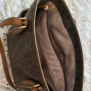 Michael Kors Bags - Large Michael Kors bag Michael Kors Bags - Large Michael Kors bag